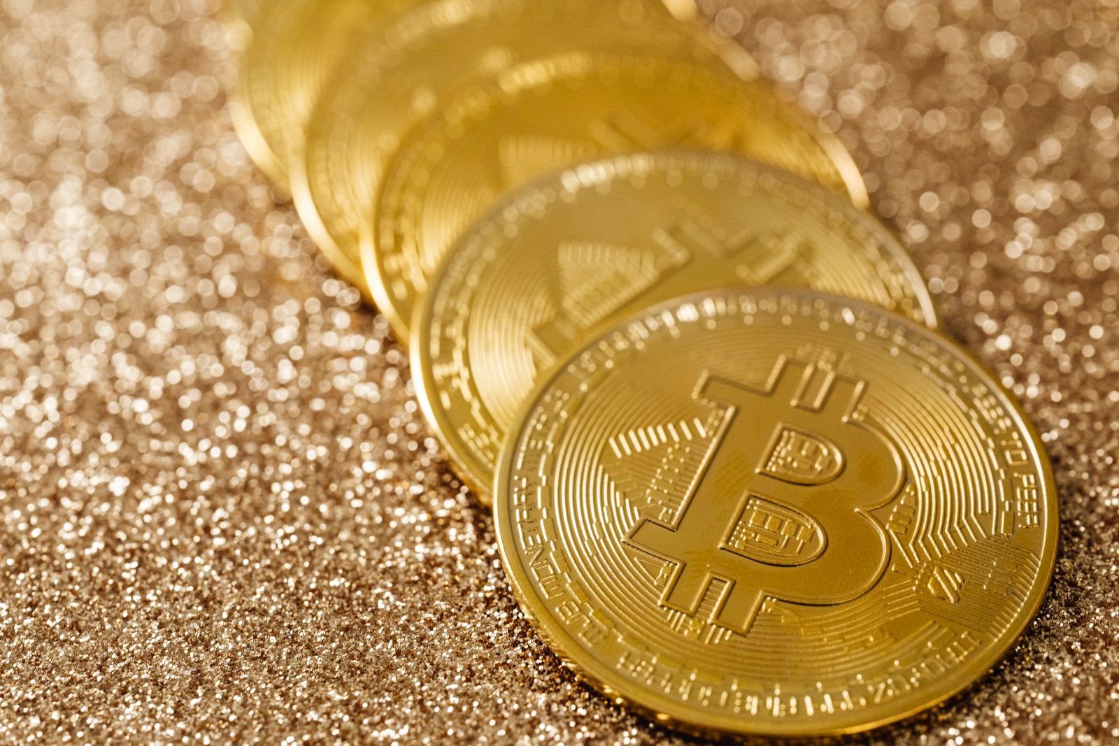 Bitcoin bertahan di atas US$80 ribu pada 7 September 2026, delapan hari menuju voting CLARITY Act di Senat AS 15 September, diapit rilis CPI Agustus 11 September dan rapat FOMC 16 September — sementara PADK OJK No. 3/2026 mulai berlaku dan Gubernur BI Destry Damayanti dilantik 2 September