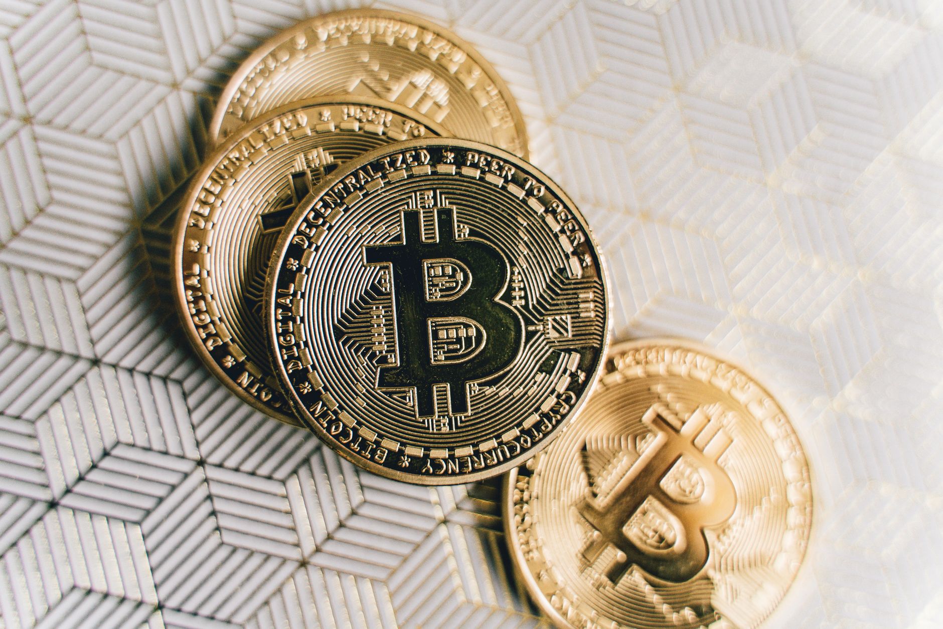 Bitcoin konsolidasi di US$79 ribu menuju breakout US$80 ribu — paus terus mengakumulasi, tiga sinyal kunci September 2026