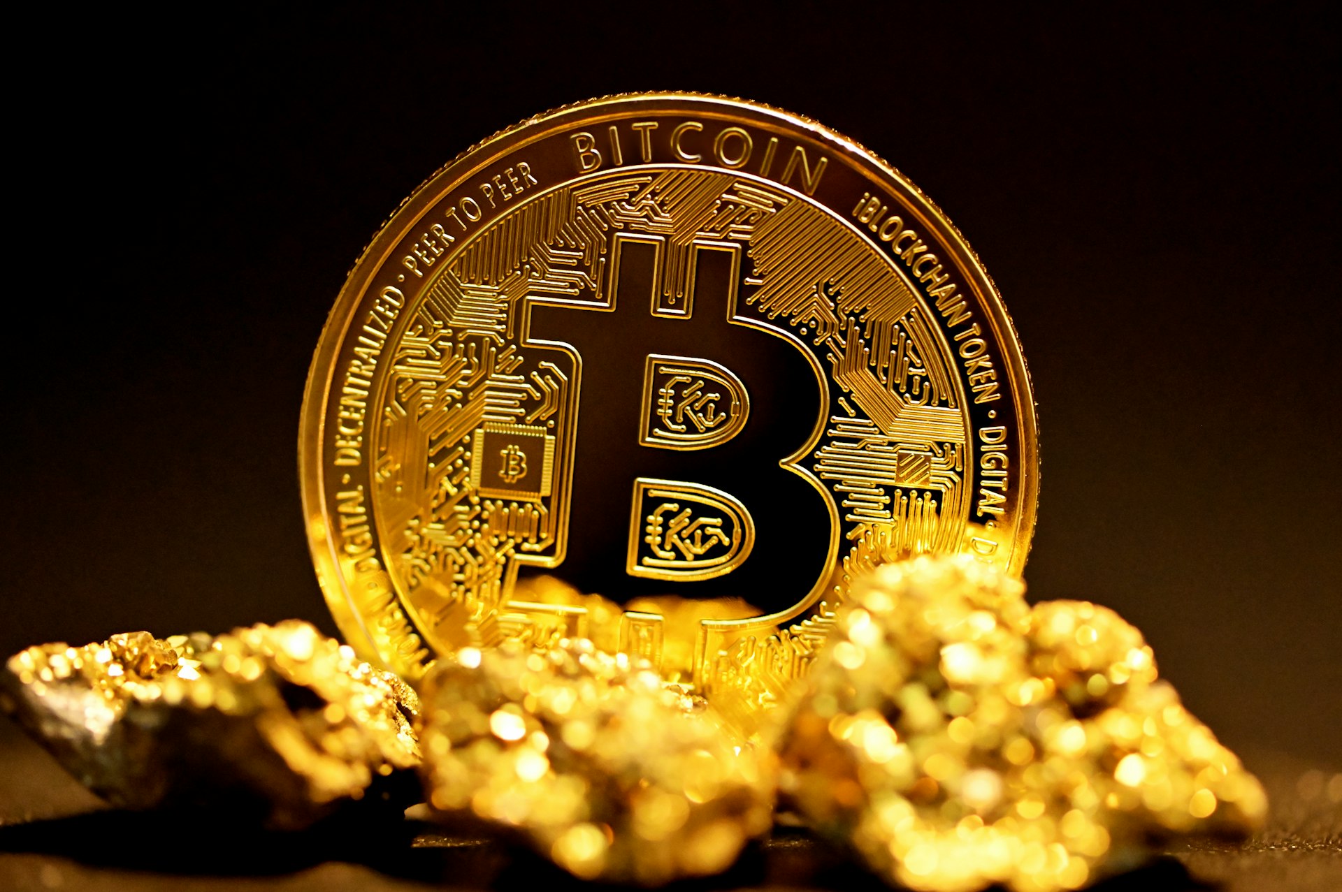 Bitcoin dan grafik harga crypto di layar — pengguna kripto Indonesia tembus 22,69 juta dan transaksi Rp28,58 triliun pada 2026